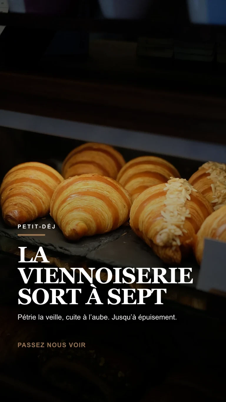 Story verticale sur le petit-déjeuner qui sort du four, avec invitation à passer en boutique