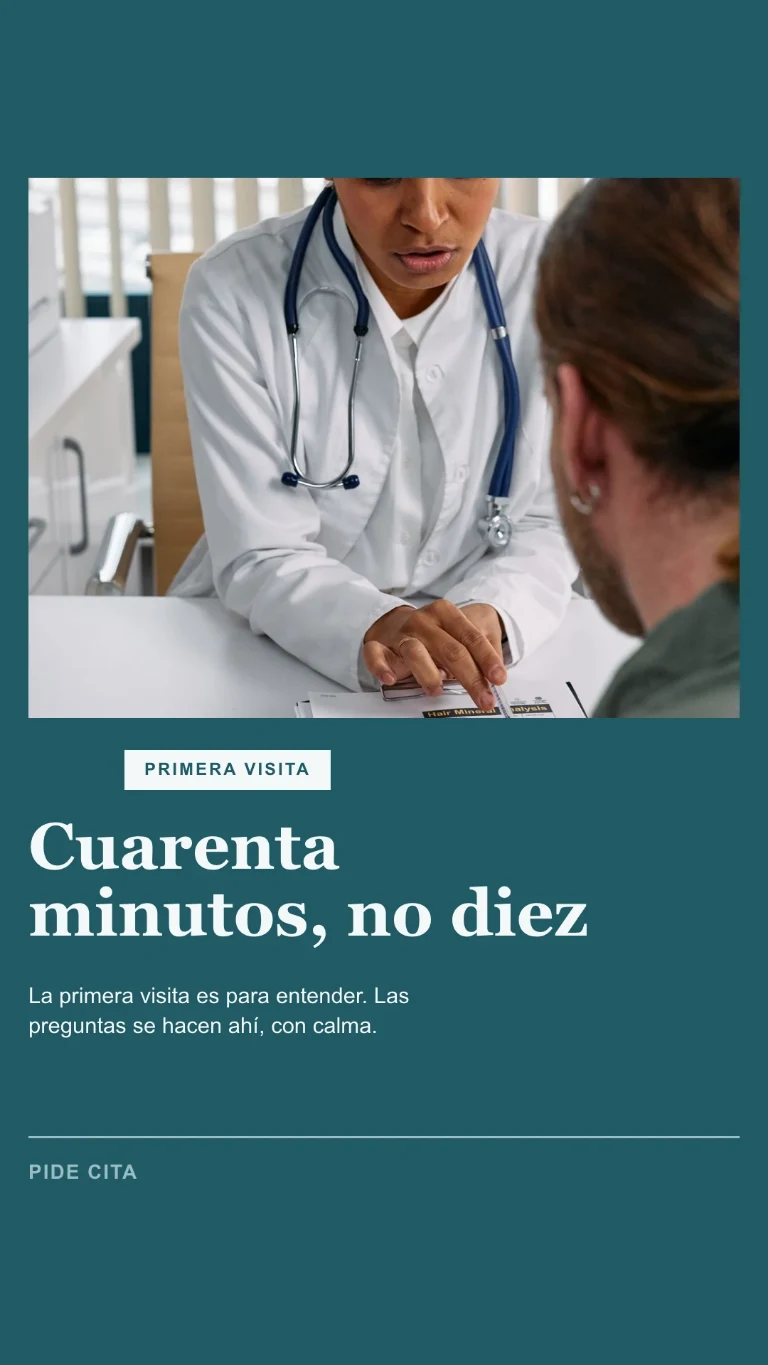 Story vertical sobre cómo funciona la primera visita, con invitación a reservar